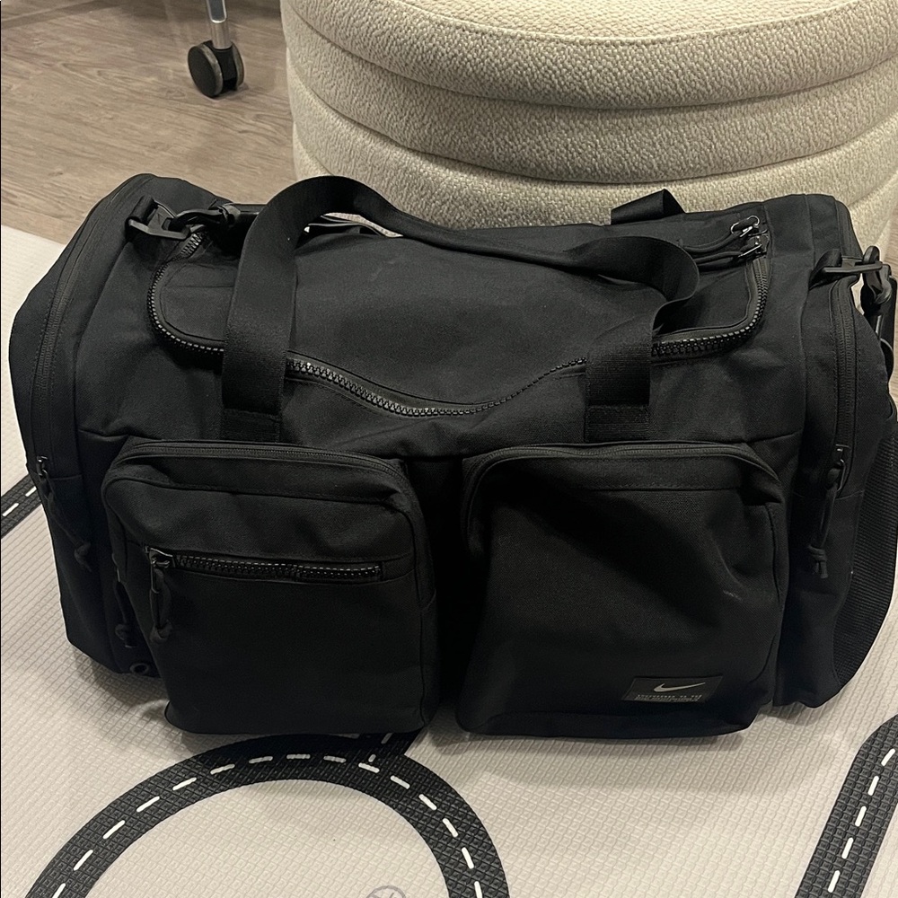 Nike utility power duffle bag